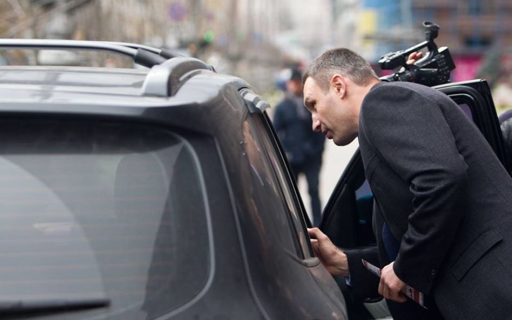 Кличко бореться з хаотичним паркуванням на Хрещатику / © facebook/Віталій Кличко