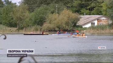 Патріотичний фестиваль просто неба: на Волині всіх охочих вчили гопака, гончарства та плавання на байдарках
