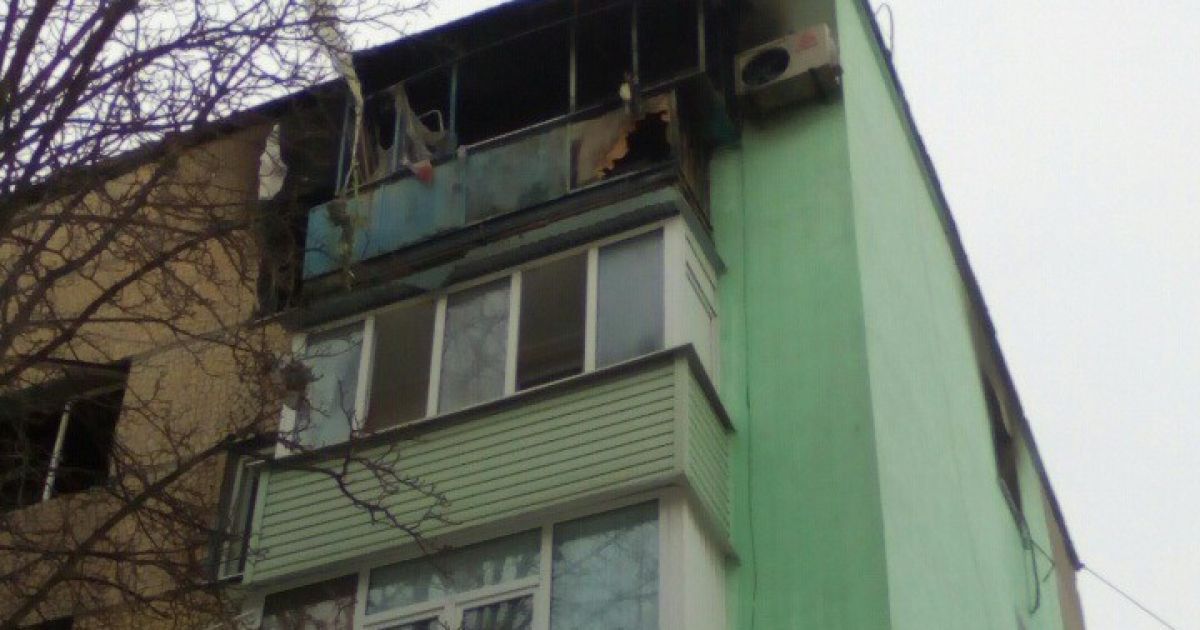 Свідки вибуху на Харківщині розповіли, як з охопленої вогнем квартири вибігали люди у полум'ї