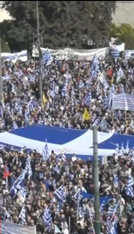 В Греции люди устроили массовые протесты из-за Македонии