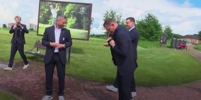 Майстер-клас від тренера: Шевченко навчав Марлоса, як зав'язувати краватку