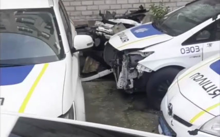 В Україні виявили "кладовище" розбитих та покинутих поліцейських Toyota Prius: відео