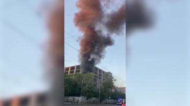 У Києві спалахнула пожежа: що саме горить