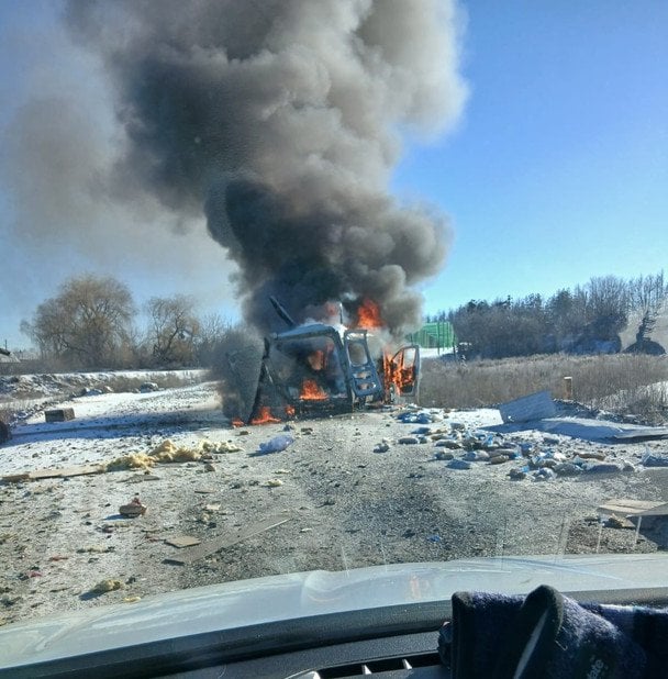 Знищене вогнем авто після атаки російського дрона / © Борівська селищна рада