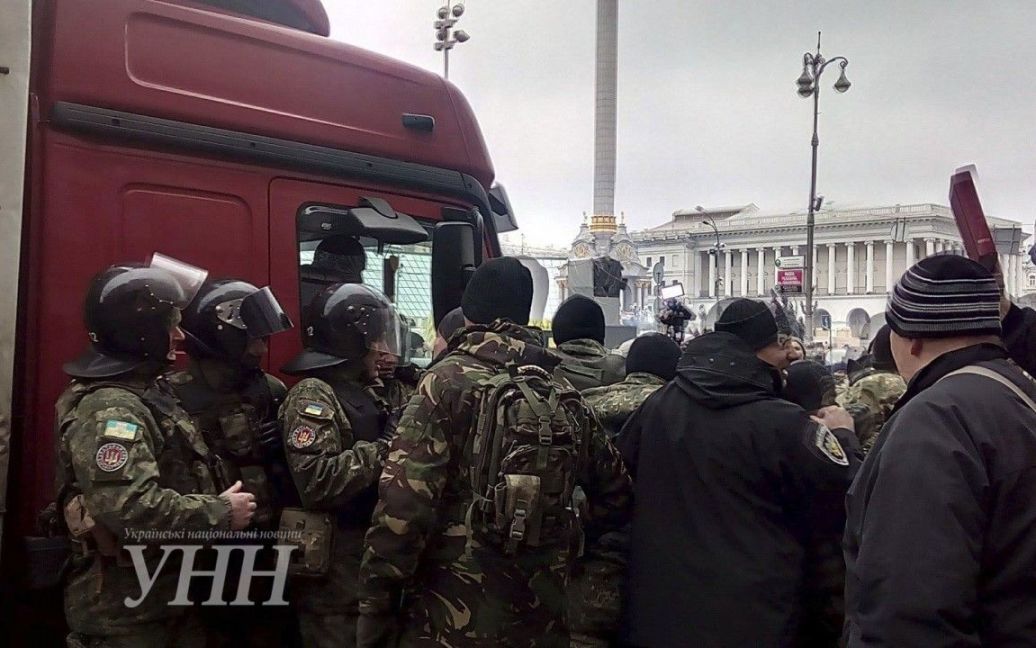 Штовханина на Майдані 21 лютого / © УНН