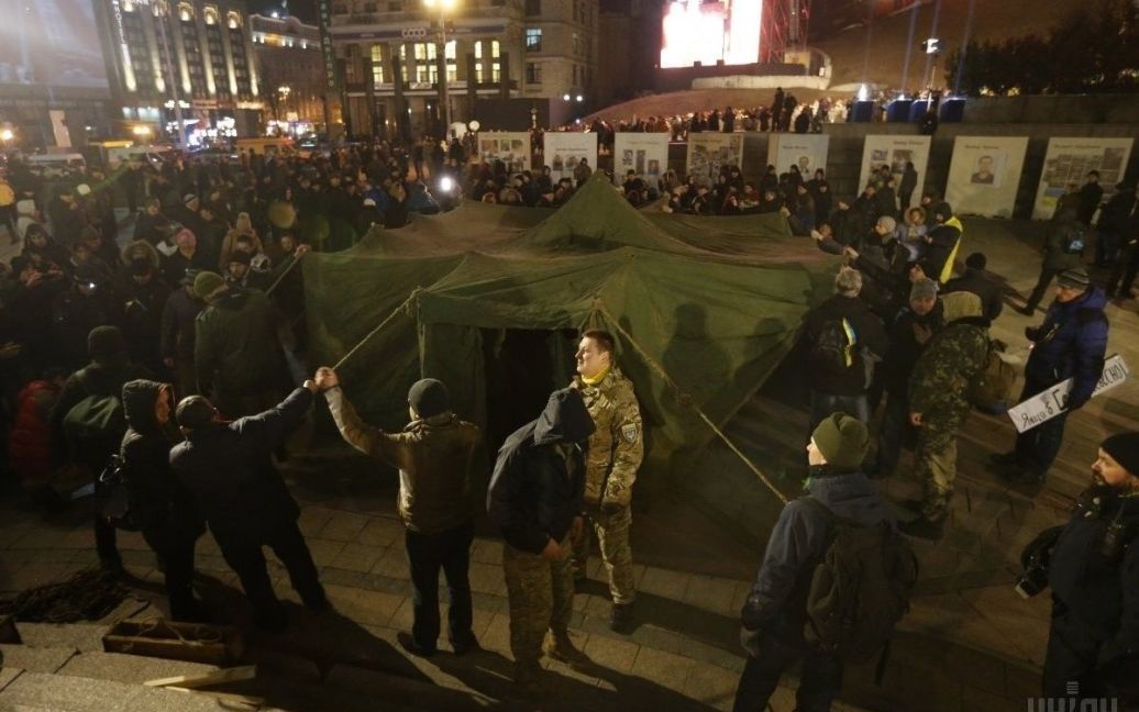 Палатки на Майдане в ночь на 21 февраля / © УНИАН