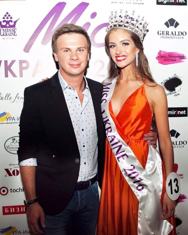 Дмитрий Комаров с супругой / © instagram.com/aakucherenko