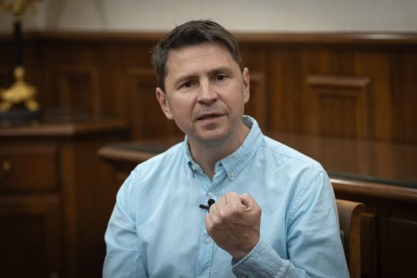 "Аеропортове перемир’я": Подоляк розкрив, у чому задум України