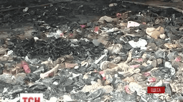 В Одесі палала покинута будівля складського приміщення по Балтській дорозі