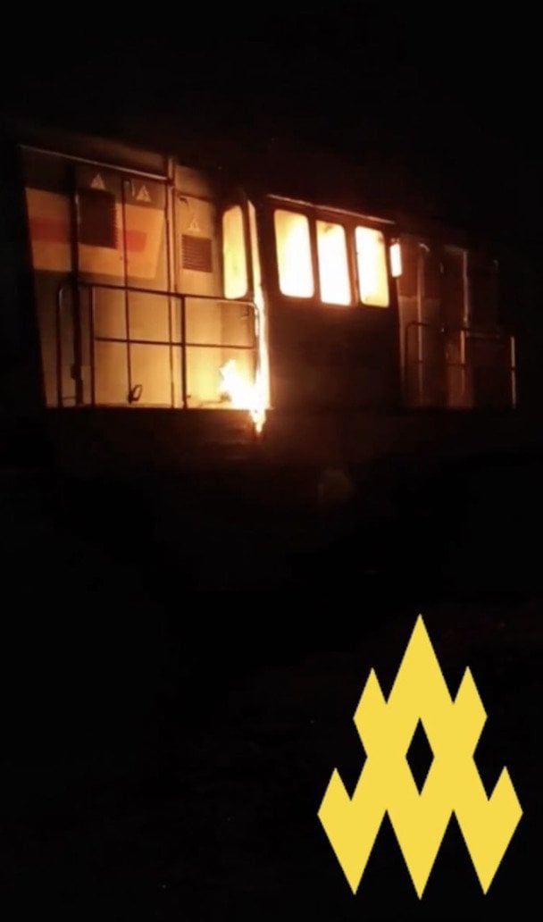Рух «АТЕШ» підпалив тепловоз у Санкт-Петербурзі / © Telegram / Рух "АТЕШ"