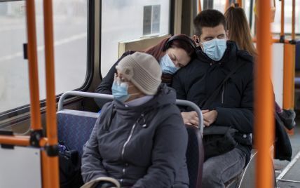 "Люди помиратимуть від коронавірусу вдома": експерт каже - локдаун в Україні потрібен вже сьогодні
