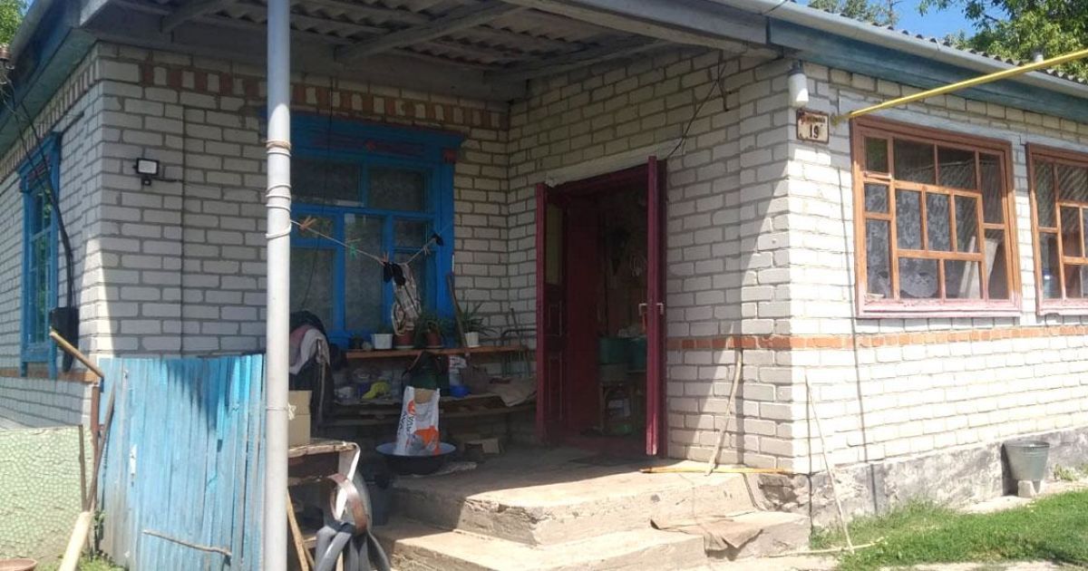 В Полтавской области мужчина жестоко поиздевался над 80-летней родственницей: у нее рубленые раны головы (фото)
