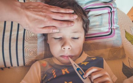 Педиатр предупредил родителей, как распознать коронавирус у детей: названы симптомы