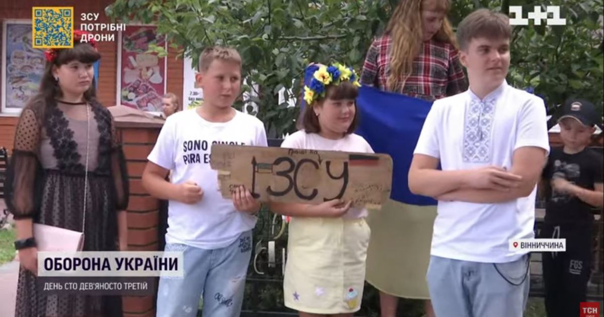 Маленькі волонтери із Вінниччини печуть печиво і складають букети, щоб збирати кошти для ЗСУ