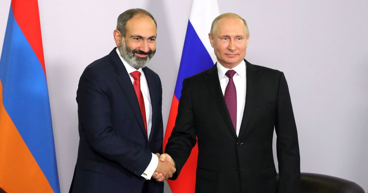 Пашинян впервые поговорил с Путиным после избрания