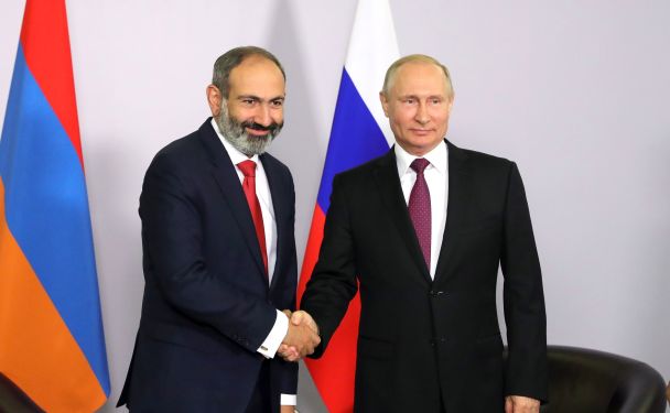 Путін лякає Вірменію «українським сценарієм» і вимагає референдуму