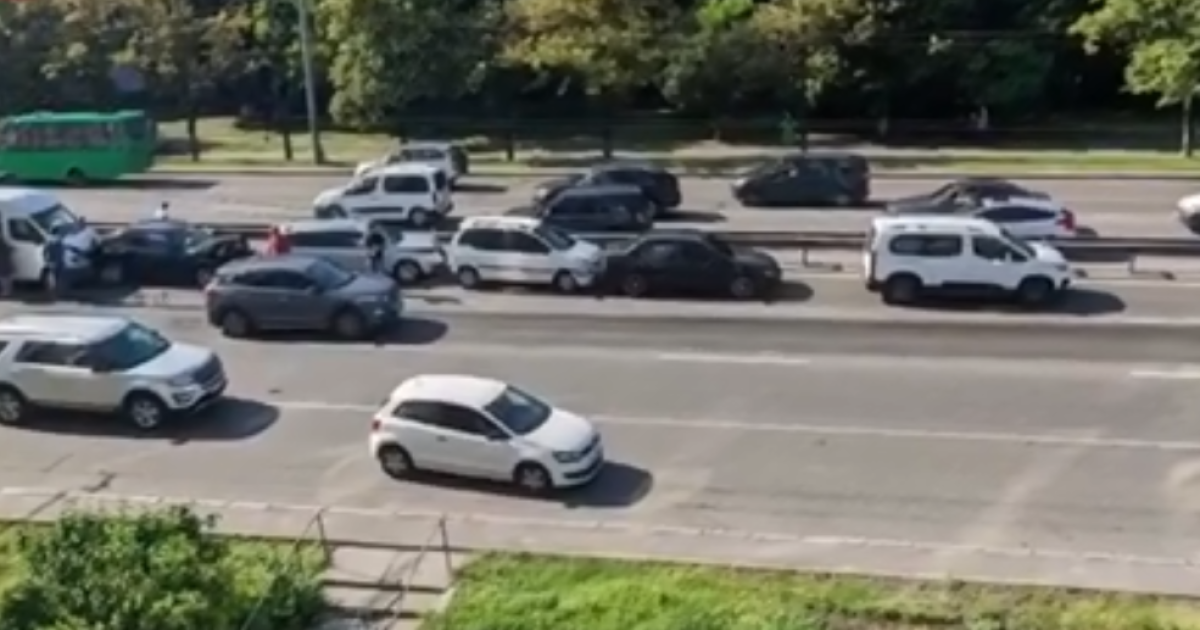 В Киеве произошло дистанционное ДТП с участием шести авто