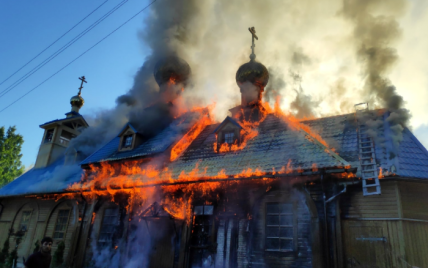 В России муж после ссоры с женой поджег православный храм: видео