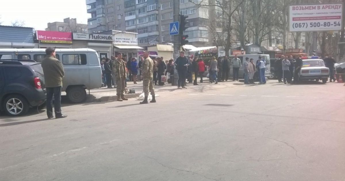 Авто влетело в толпу / © Наш город