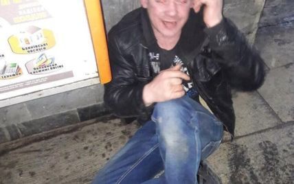 У Києві п'яний чоловік побив військового, а після затримання розбив собі голову об підлогу