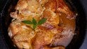 Курча тапака на сковороді