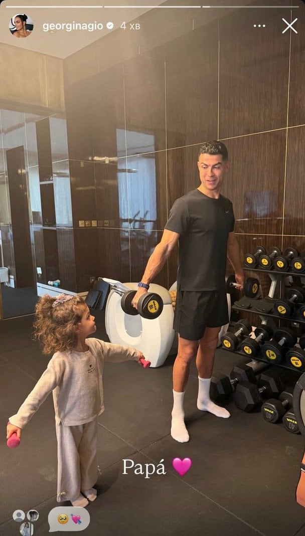 Кріштіану Роналду з донькою Беллою Есмеральдою / © Instagram Джорджини Родрігес