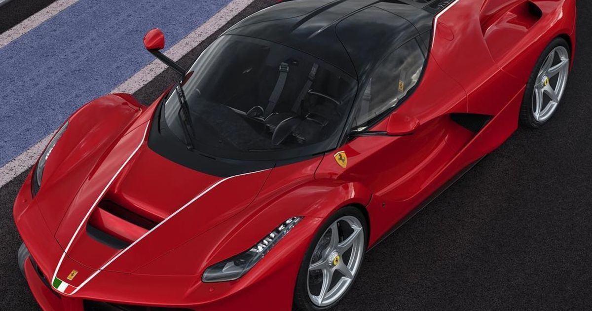 На аукционе продали за рекордную сумму суперкар LaFerrari