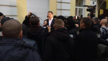 Суд над Корбаном закончился дракой, вызовом скорой и скандальной SMS-кой / © Фото Валерии Ковалинской/ТСН