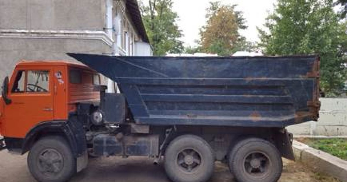 8 тонн контрабандного спирта в частном дворе