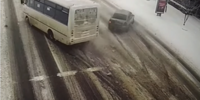 У Борисполі сталася ДТП за участю автобуса: відео