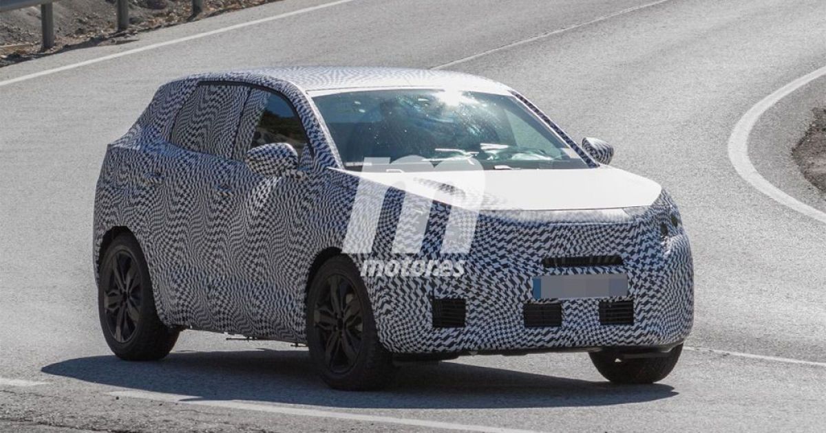 Peugeot вывела на тесты новое поколение компактвэна 3008