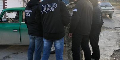 На Хмельниччині на хабарі затримали заступника військового комісара