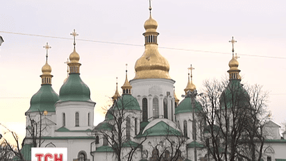 В Софии Киевской возобновили богослужения