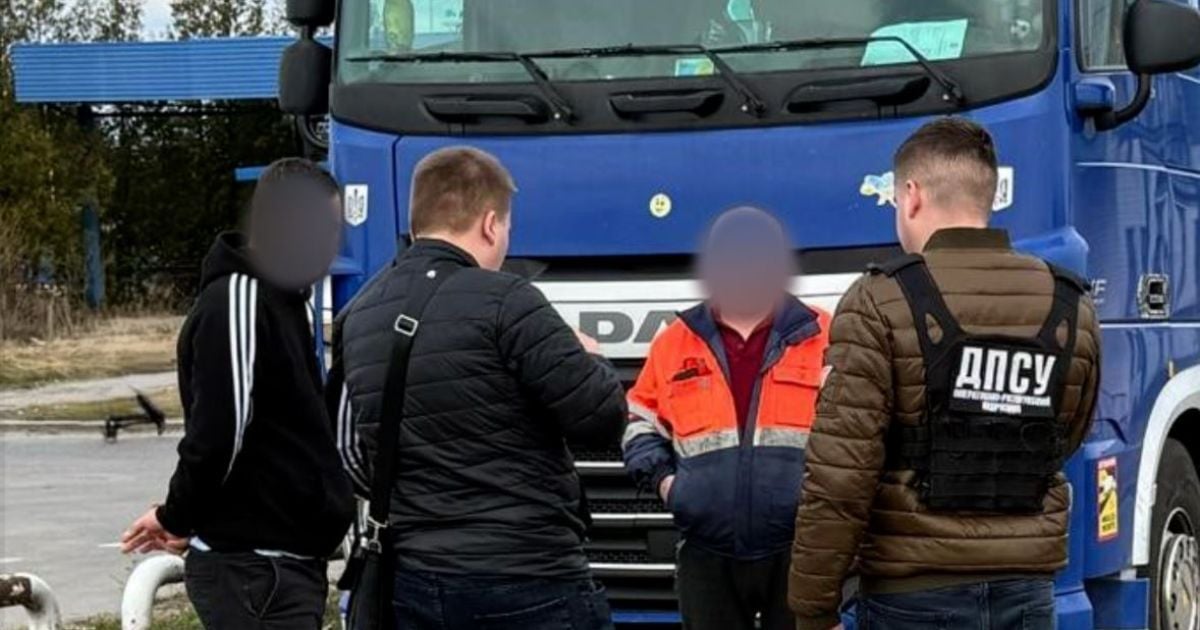 На кордоні з Польщею водій вантажівки намагався нелегально перевезти ухилянта.