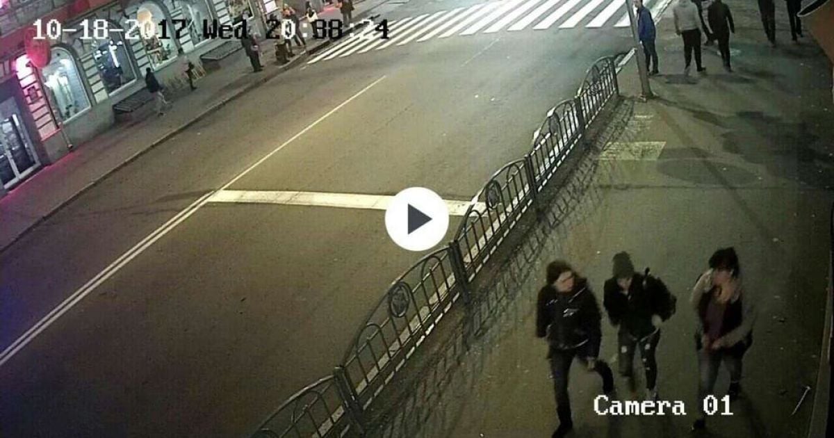 В Сети появились изображения с камер наблюдения, на которых видно жуткое ДТП в Харькове