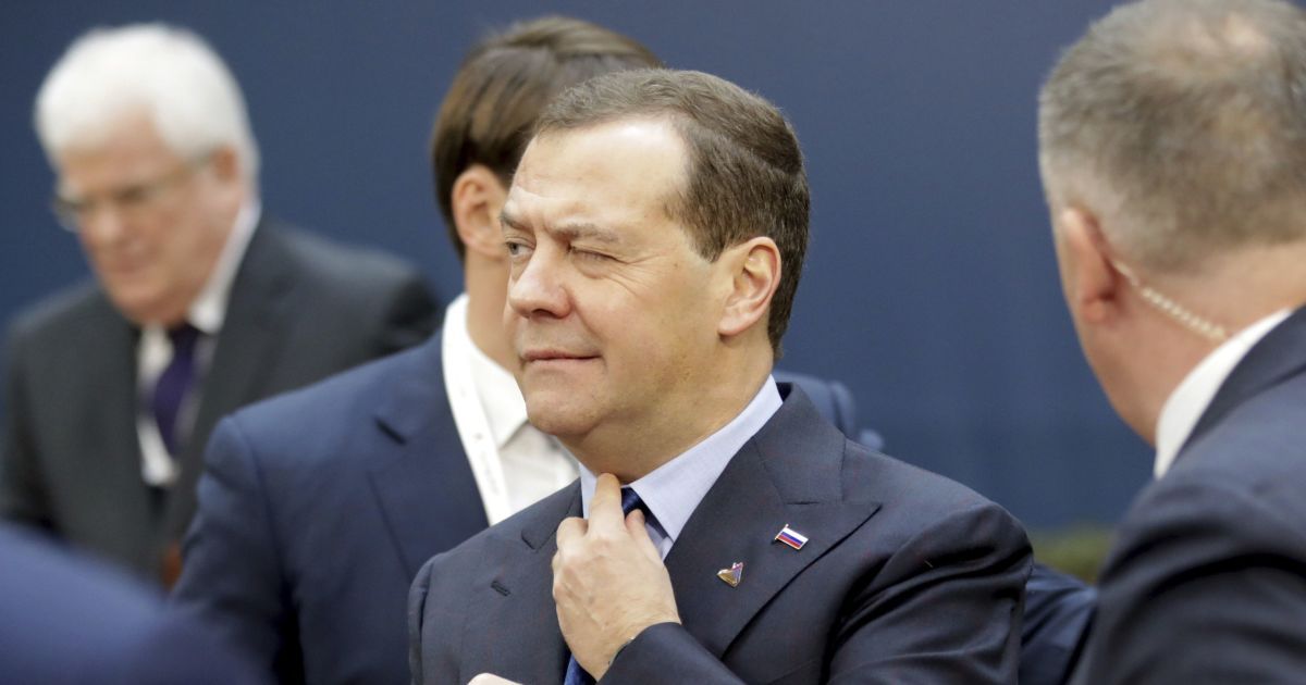 Медведєв погрожує атакувати Британію за допомогу Україні