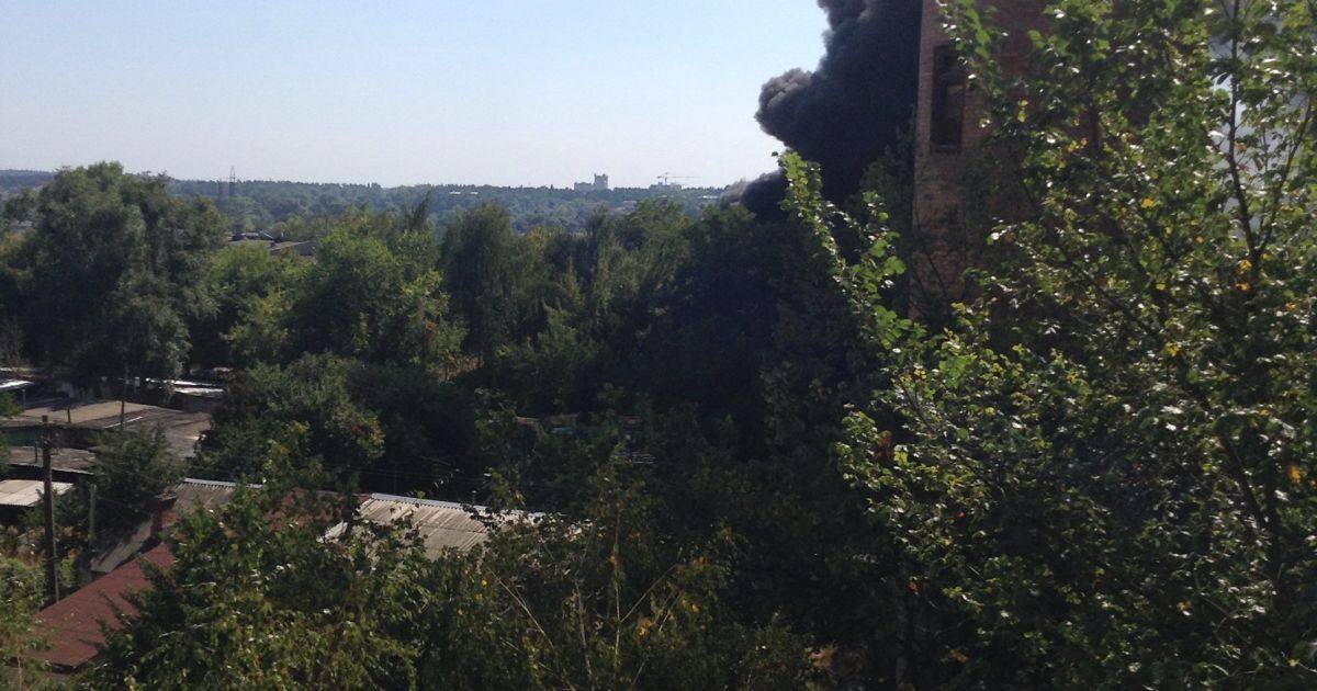 В Буче начался масштабный пожар на промышленном предприятии / © ТСН.ua