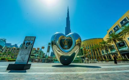 В Дубае появилась романтическая трехмерная скульптура