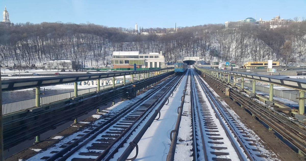 В Киеве в час пик приостанавливали движение поездов между двумя станциями