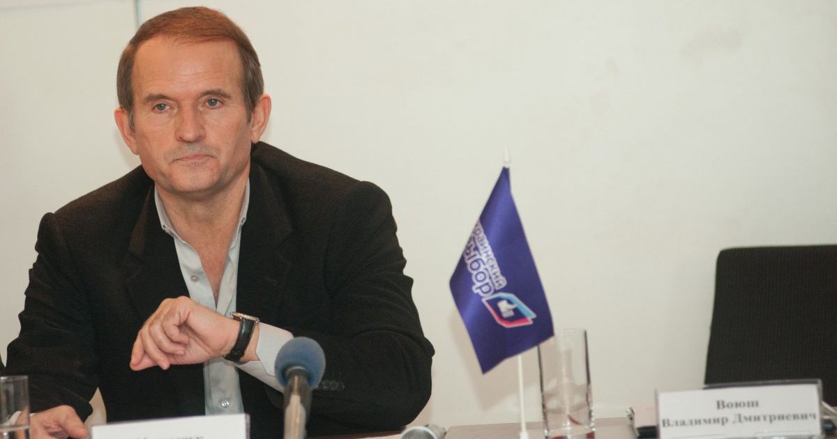 "Були нормальні ділові стосунки". Медведчук розповів, як обрав Путіна за кума