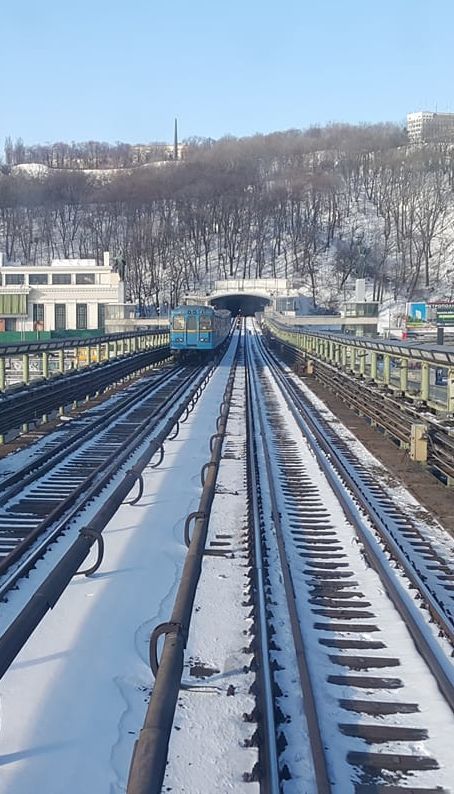 В Киеве в час пик приостанавливали движение поездов между двумя станциями