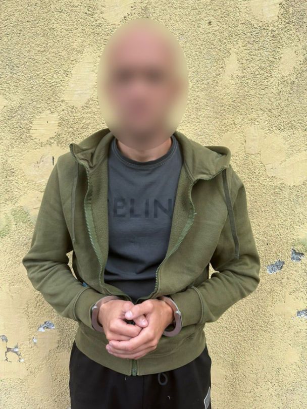 Второй нападающий на заместителя председателя Налоговой службы / Фото: Национальная полиция Украины