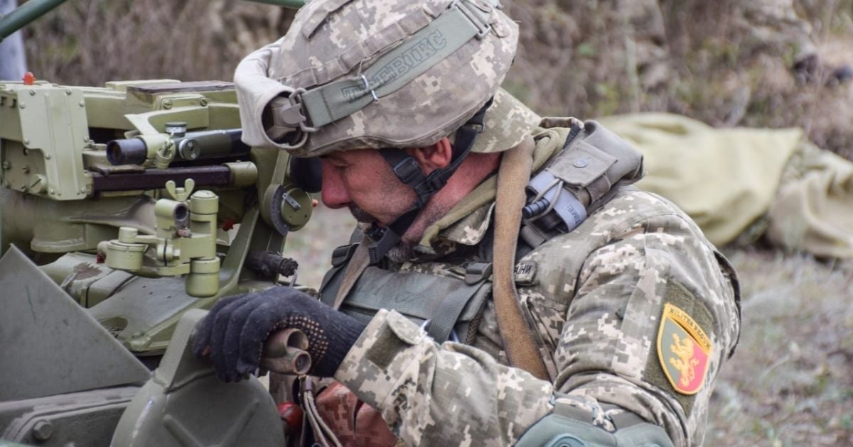 На Донбасі окупанти обстріляли позиції українських військових: яка ситуація на передовій