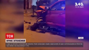 Новости Одессы: ночью две иномарки не поделили дорогу на перекрестке – один из водителей травмирован