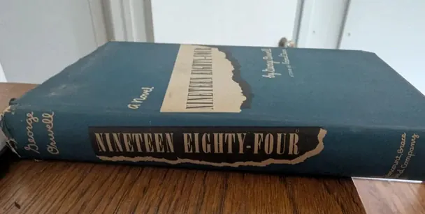 Чоловік купив перше видання книги 1984 за 1 долар: воно може принести йому величезні статки