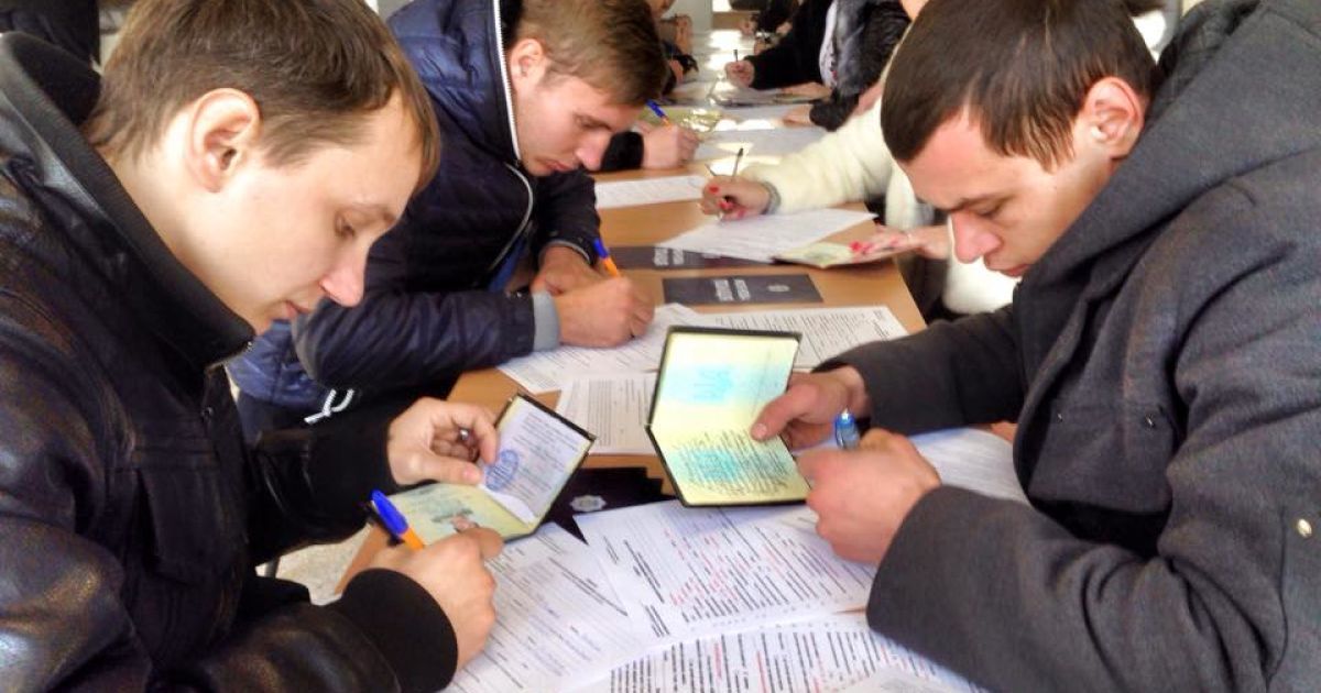 На Луганщині стартував набір до патрульної поліції / © Facebook.com/Mustafanayyem