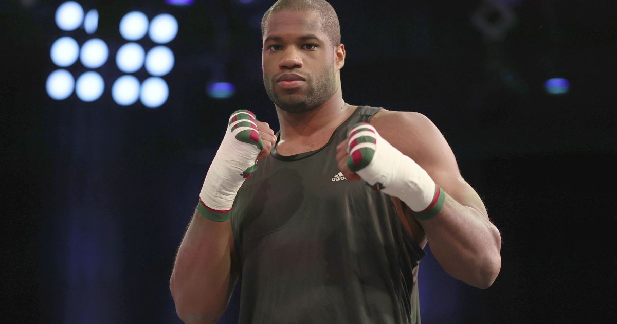 Поєдинку за "абсолюта" бути: претендент на один з титулів Усика серйозно травмувався