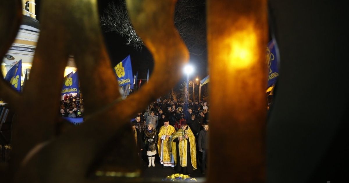 смолоскипна хода в Києві до дня пам'яті Героїв Крут_1 / © УНІАН