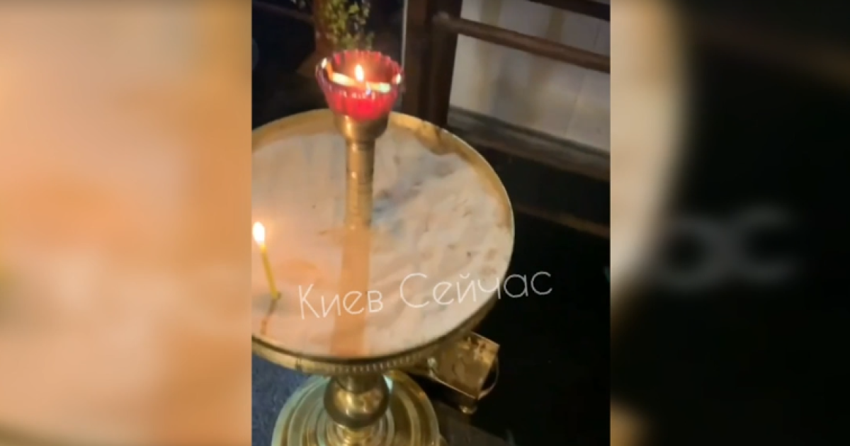 У Києві дівчата влаштували дебош в церкві: задмухували свічки, вживали алкоголь та курили (відео)