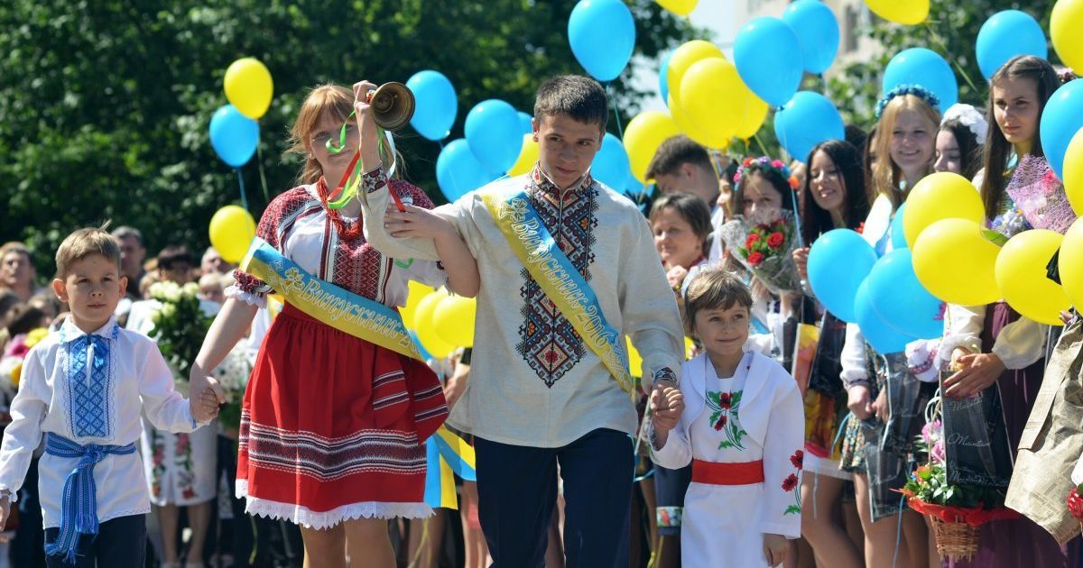 Суд просять скасувати рішення про виконання гімну у столичних школах кожного ранку